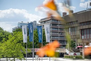 Blick Richtung Bibliothek und M-Reihe