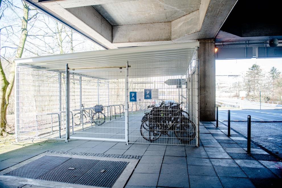 Fahrradbox Nr. 1 Standort Info Mitte auf dem RUB-Campus.